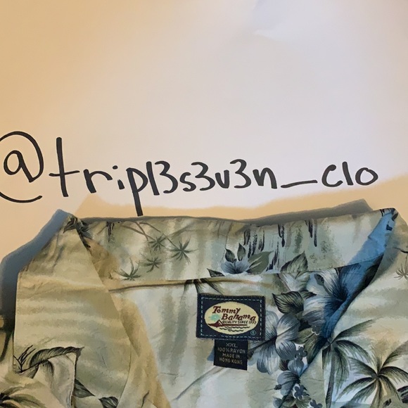 Tommy Bahama Floral Button down - Picture 3 of 4